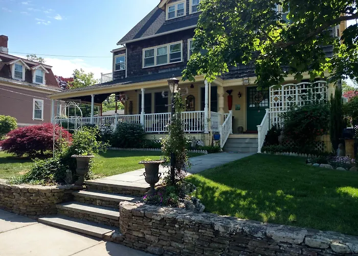 Armistead Cottage Bed & Breakfast
